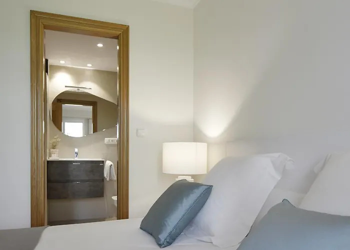 Playa De Ondarreta 2 By Feelfree