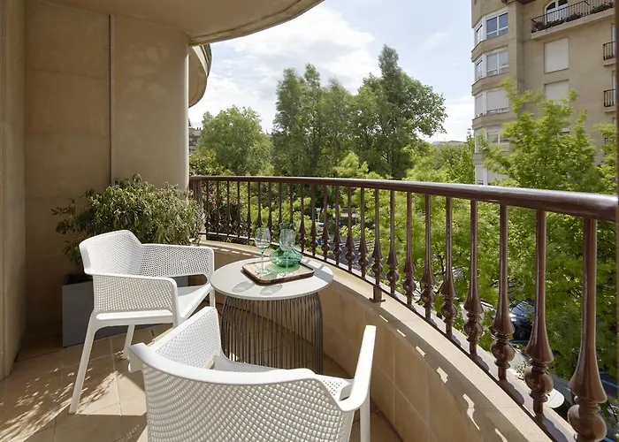 Playa De Ondarreta 2 By Feelfree